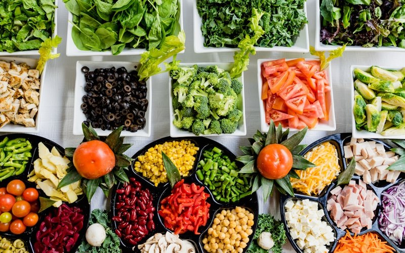 Yogurt Griego vs Kéfir: Probióticos, Nutrición y Diferencias Clave